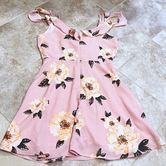 J.O.A. floral cold shoulder pink ruffle v neck mini dress FLAWLESS small - Picture 4 of 10